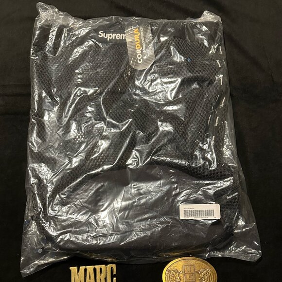 NWT Supreme Mesh Backpack - Black - Picture 5 of 7